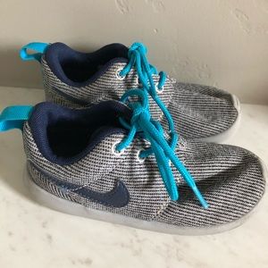 EUC Nike shoes size 8c